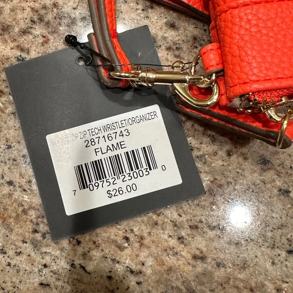 🦋 Nanette Lepore NWT women’s wristlet wallet color: Flame 🦋